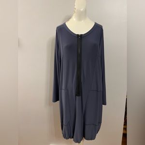 Sun Kim NWT dress size M color navy.
